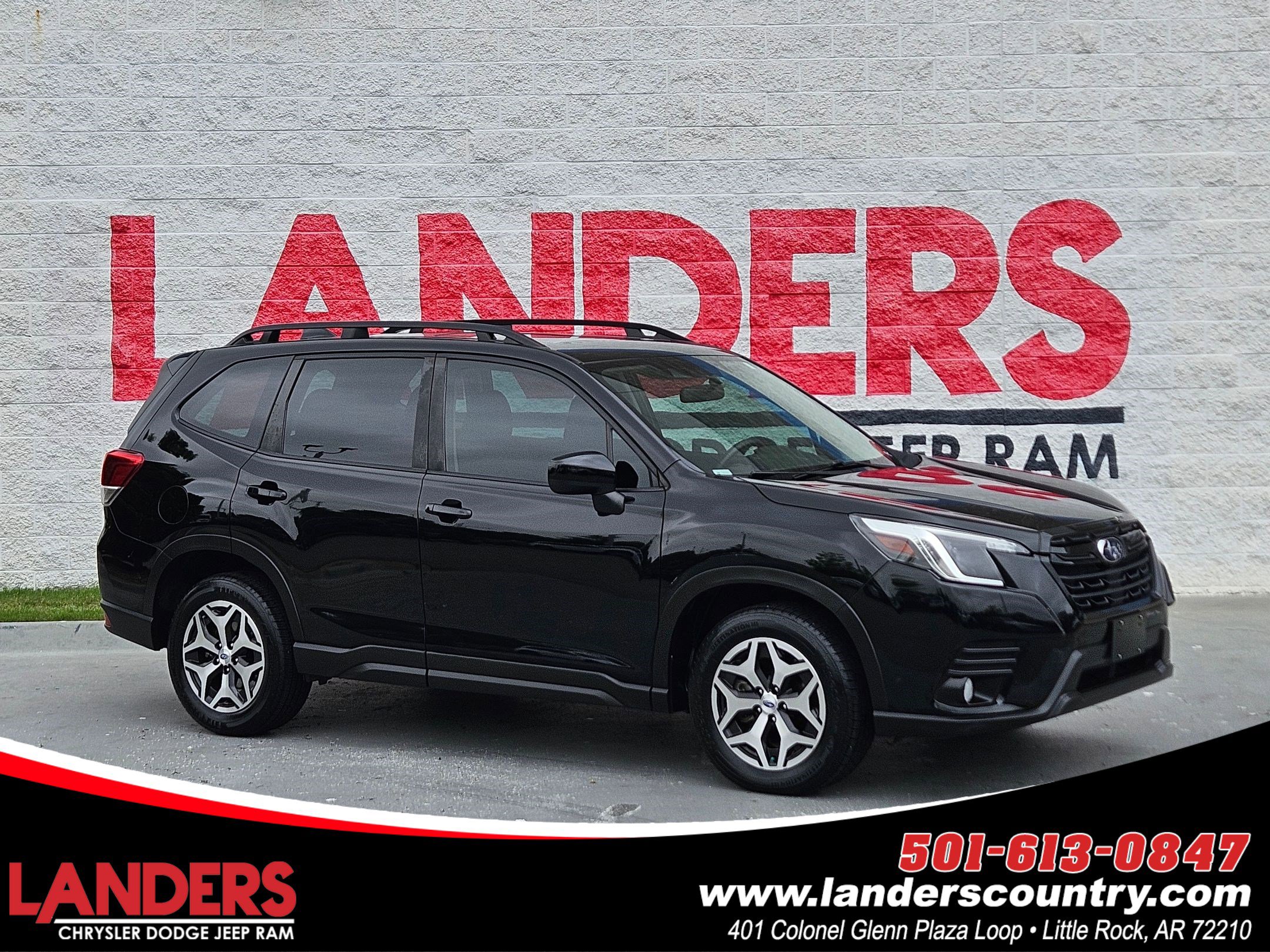 Used 2023 Subaru Forester Premium AWD/4WD image 1