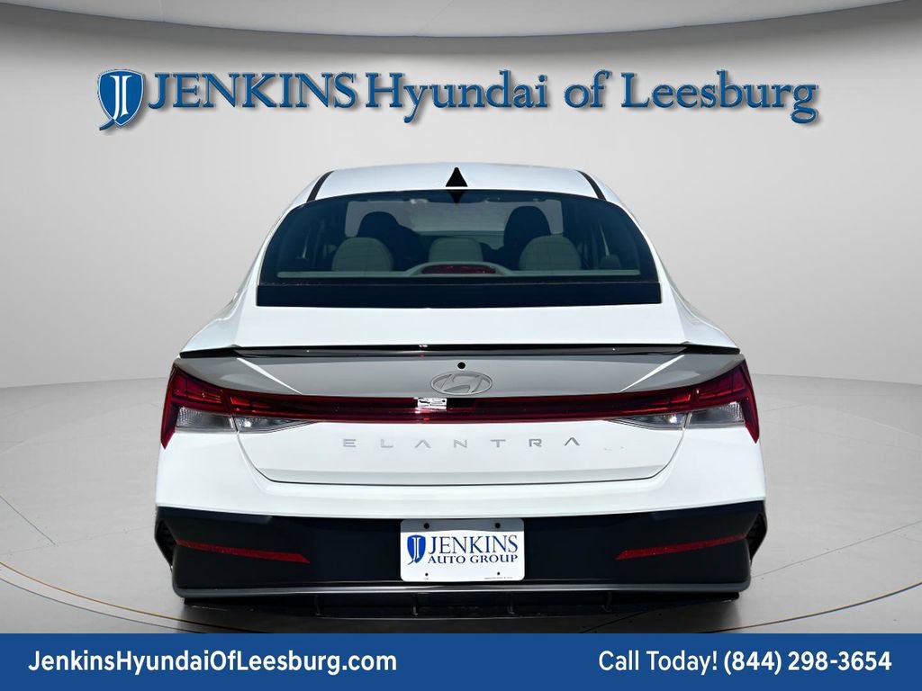 New 2026 Hyundai Elantra SEL Sport image 6