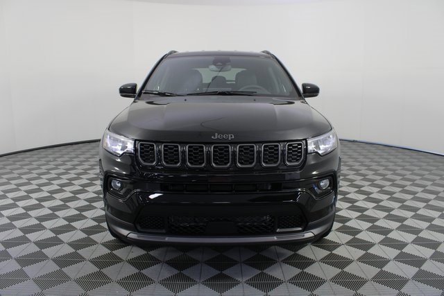 New 2026 Jeep Compass Limited w/ Limited Altitude Pack image 25