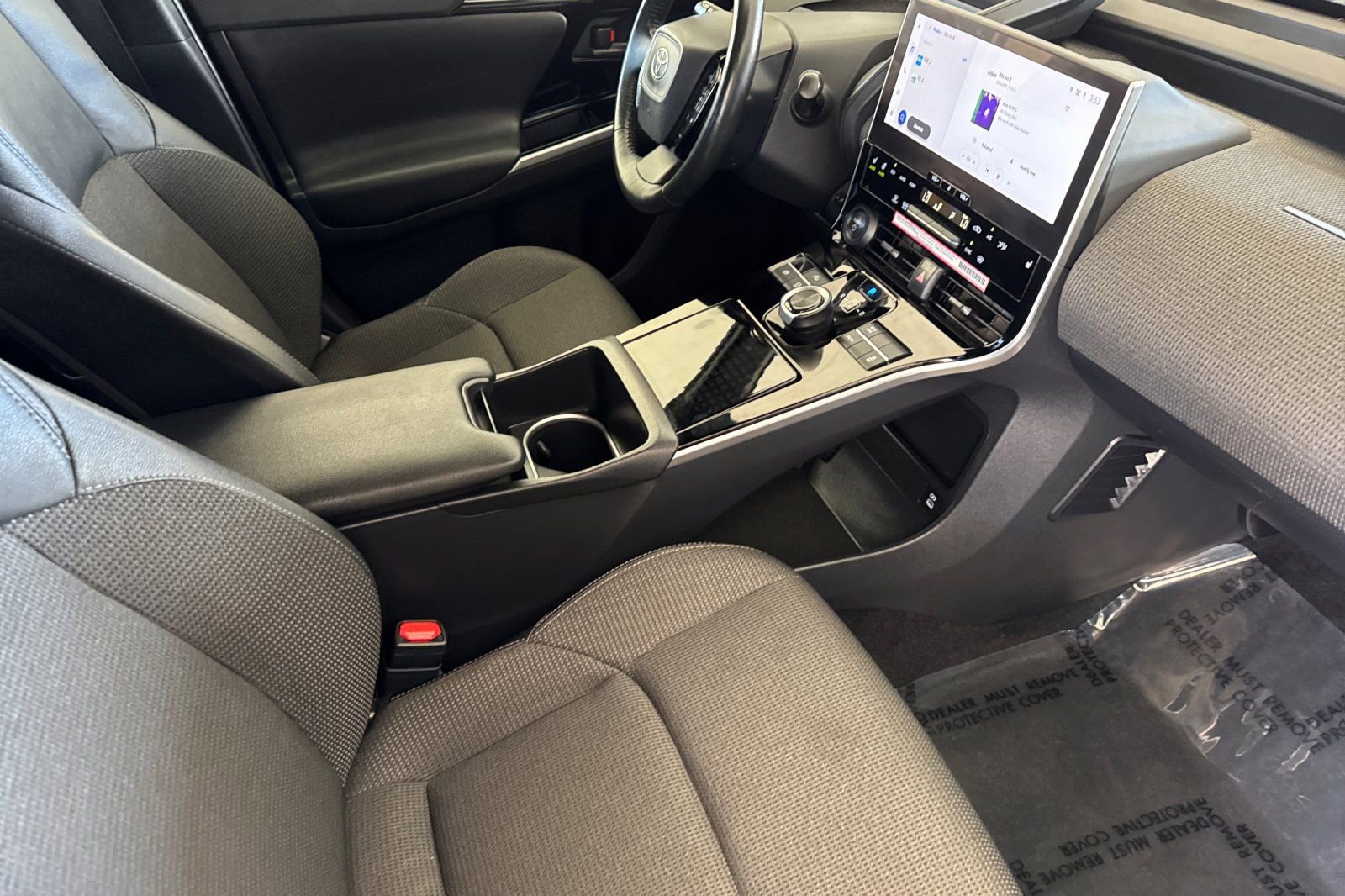 Used 2024 Toyota bZ4X XLE w/ Weather Package FWD image 18