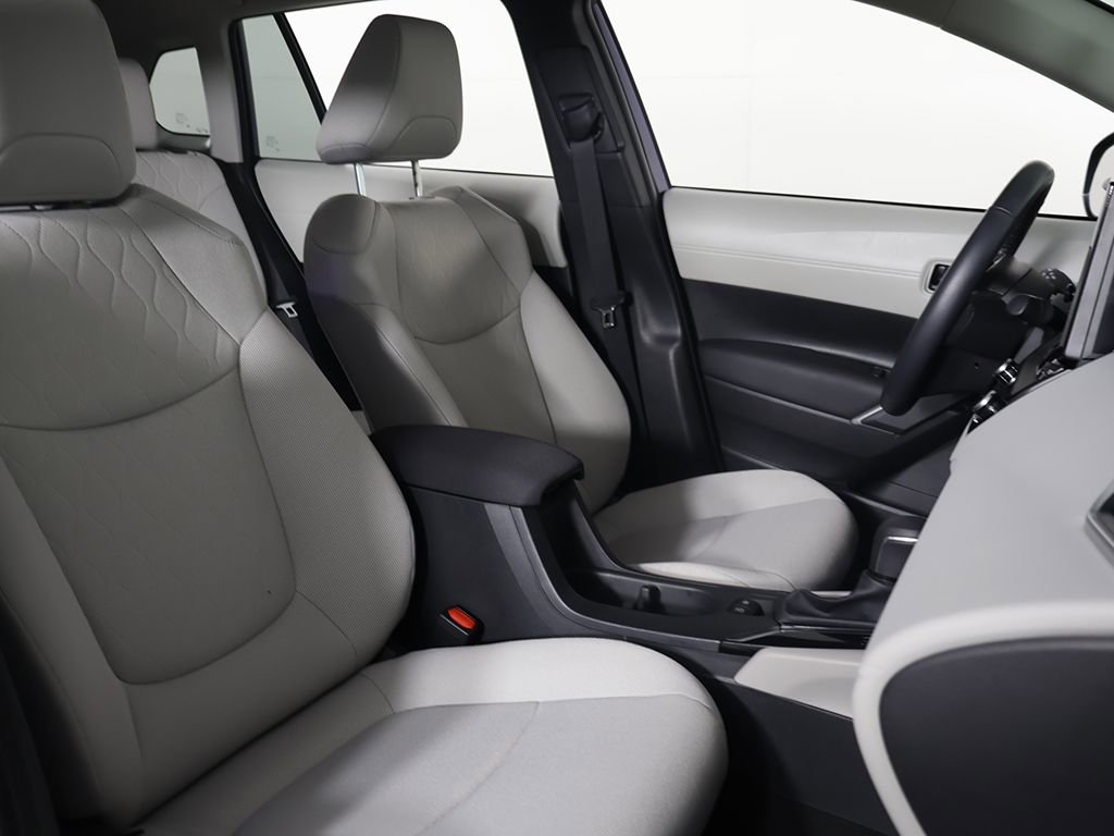 Used 2023 Toyota Corolla Cross LE image 27