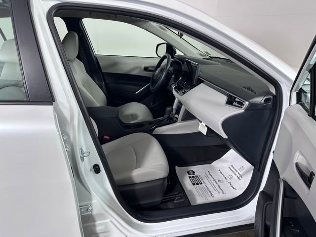 Used 2023 Toyota Corolla Cross L image 10