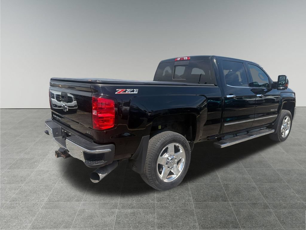 Used 2015 Chevrolet Silverado 2500 LTZ AWD/4WD image 5