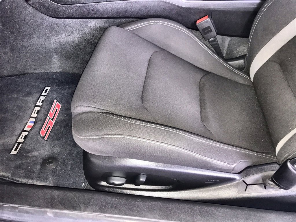 Used 2018 Chevrolet Camaro SS image 12