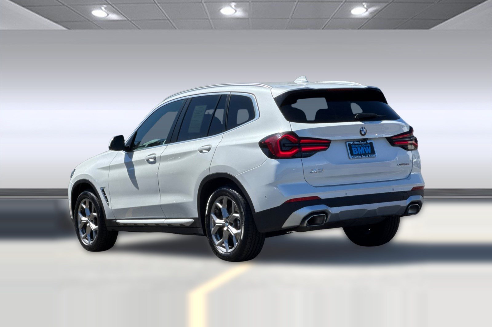 Used 2023 BMW X3 xDrive30i w/ Premium Package AWD/4WD image 3