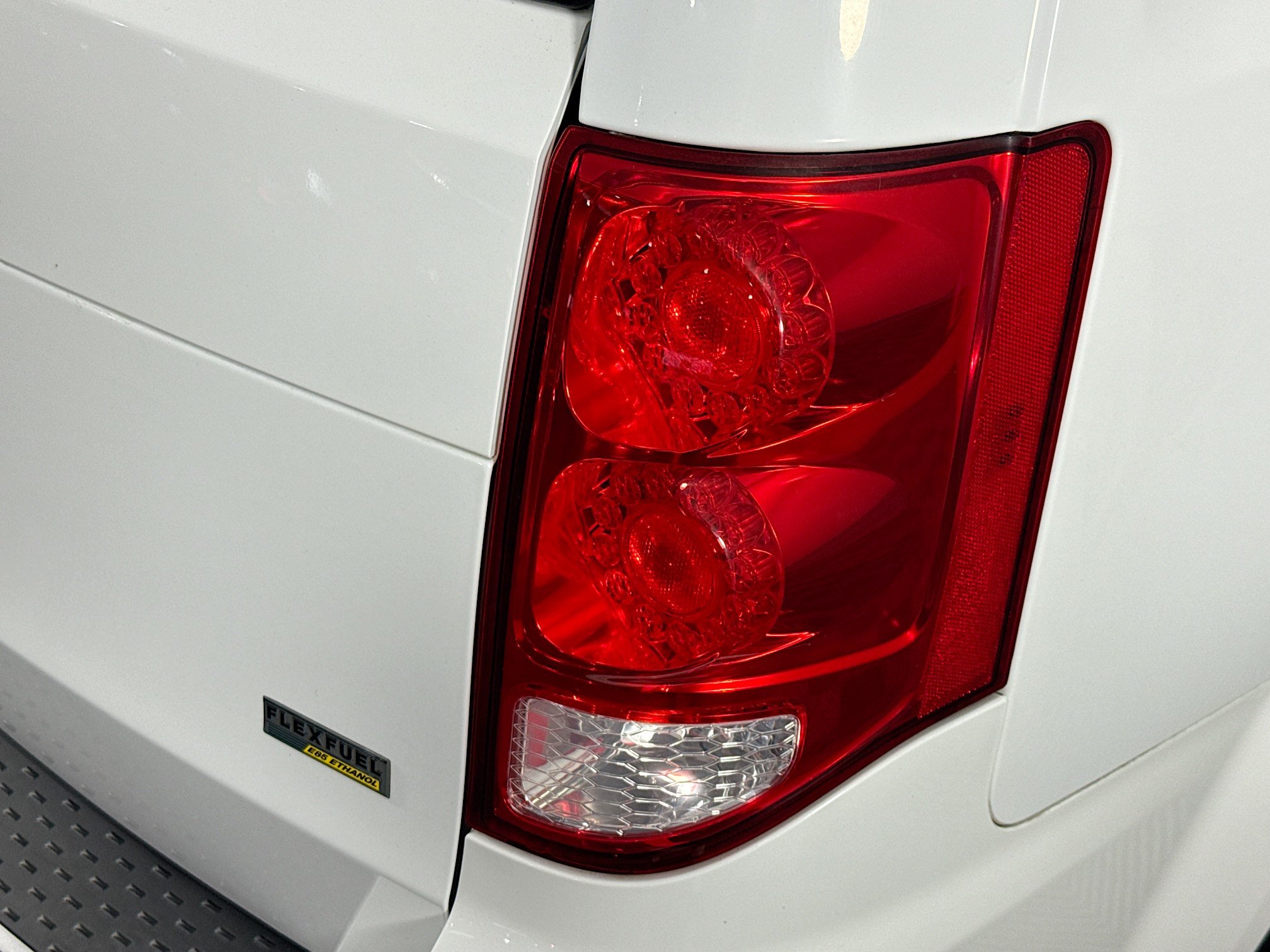 Used 2017 Dodge Grand Caravan SE FWD image 30