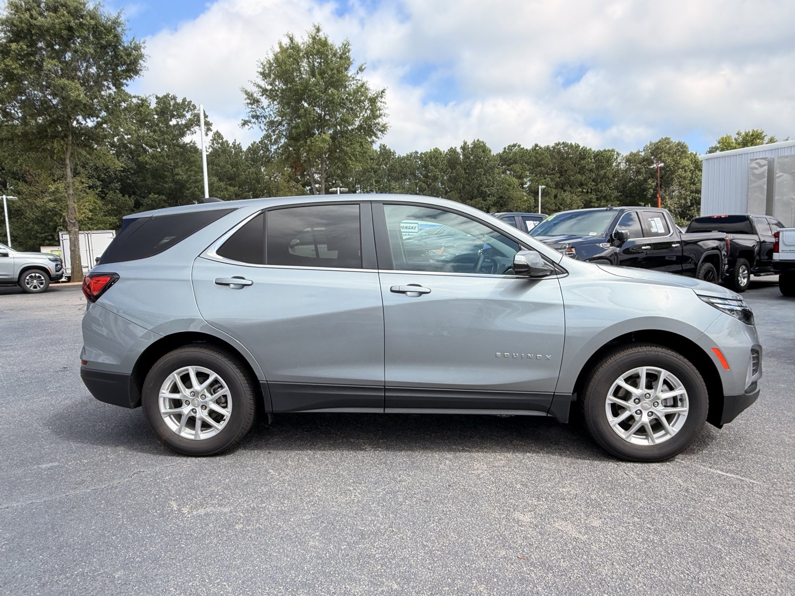 Used 2024 Chevrolet Equinox LT AWD/4WD image 13