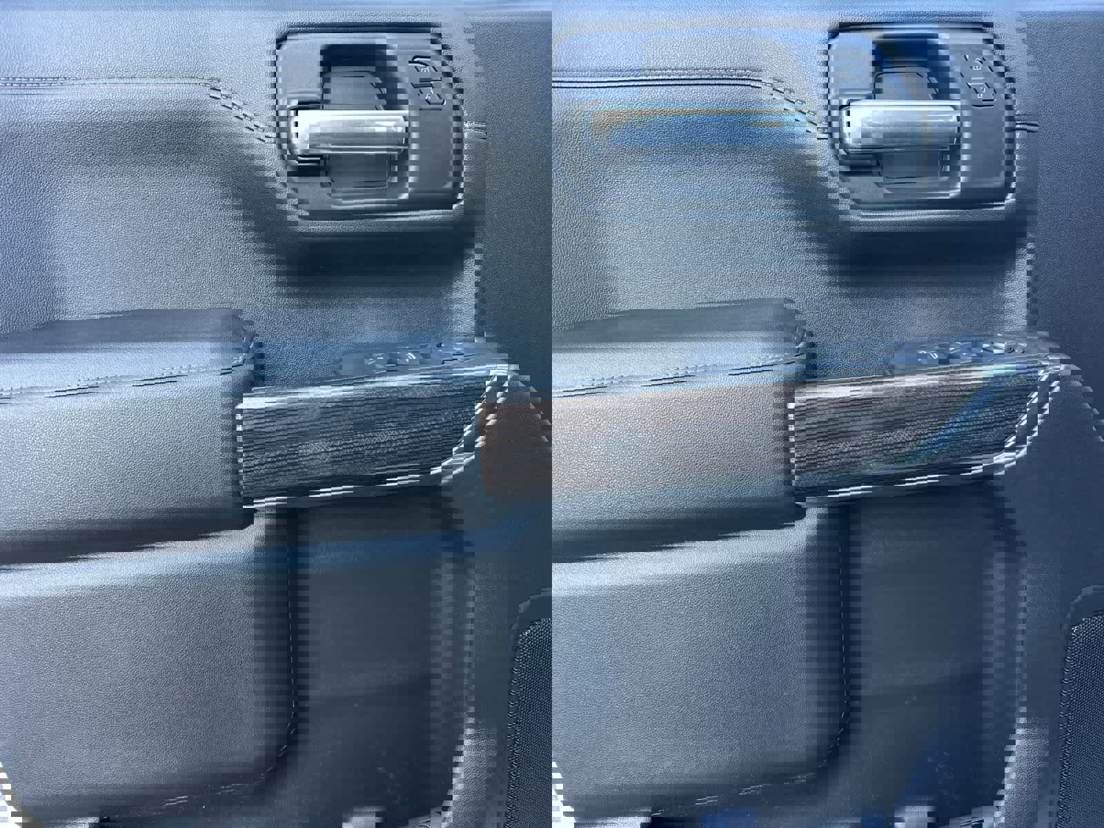 Used 2022 Chevrolet Silverado 1500 RST image 12