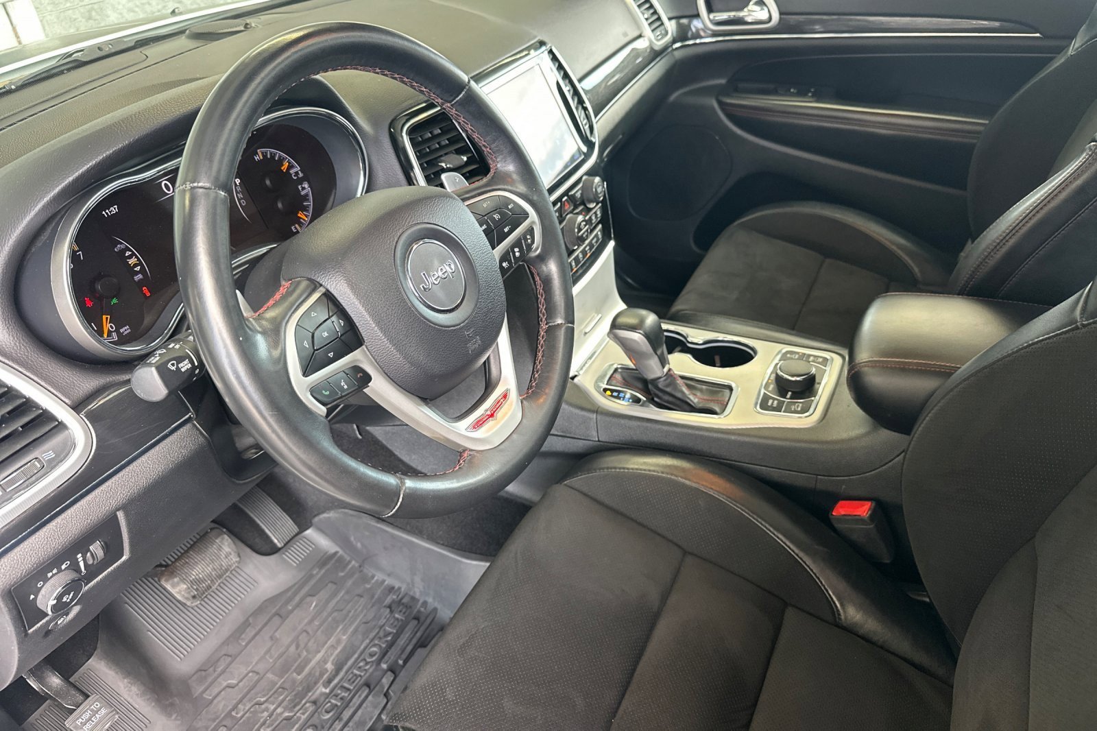 Used 2019 Jeep Grand Cherokee Trailhawk AWD/4WD image 9