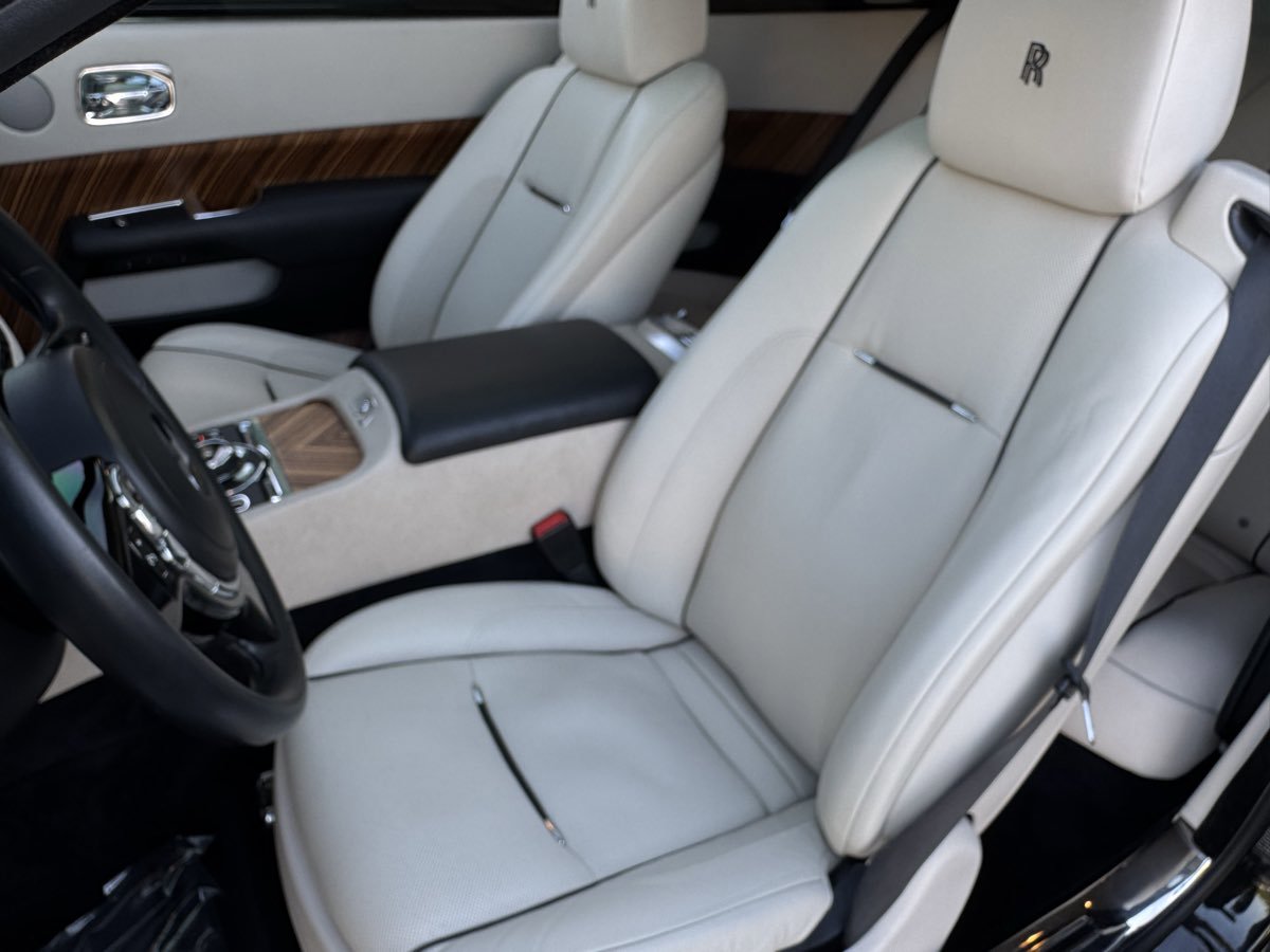 Used 2014 Rolls-Royce Wraith image 18