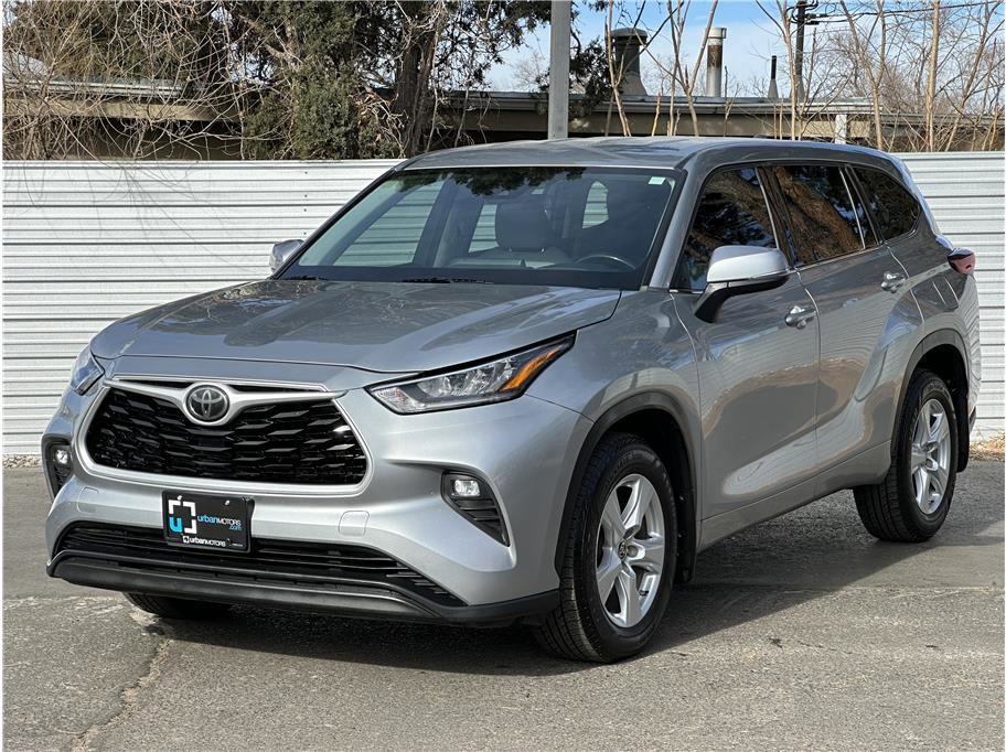 Used 2020 Toyota Highlander LE image 6