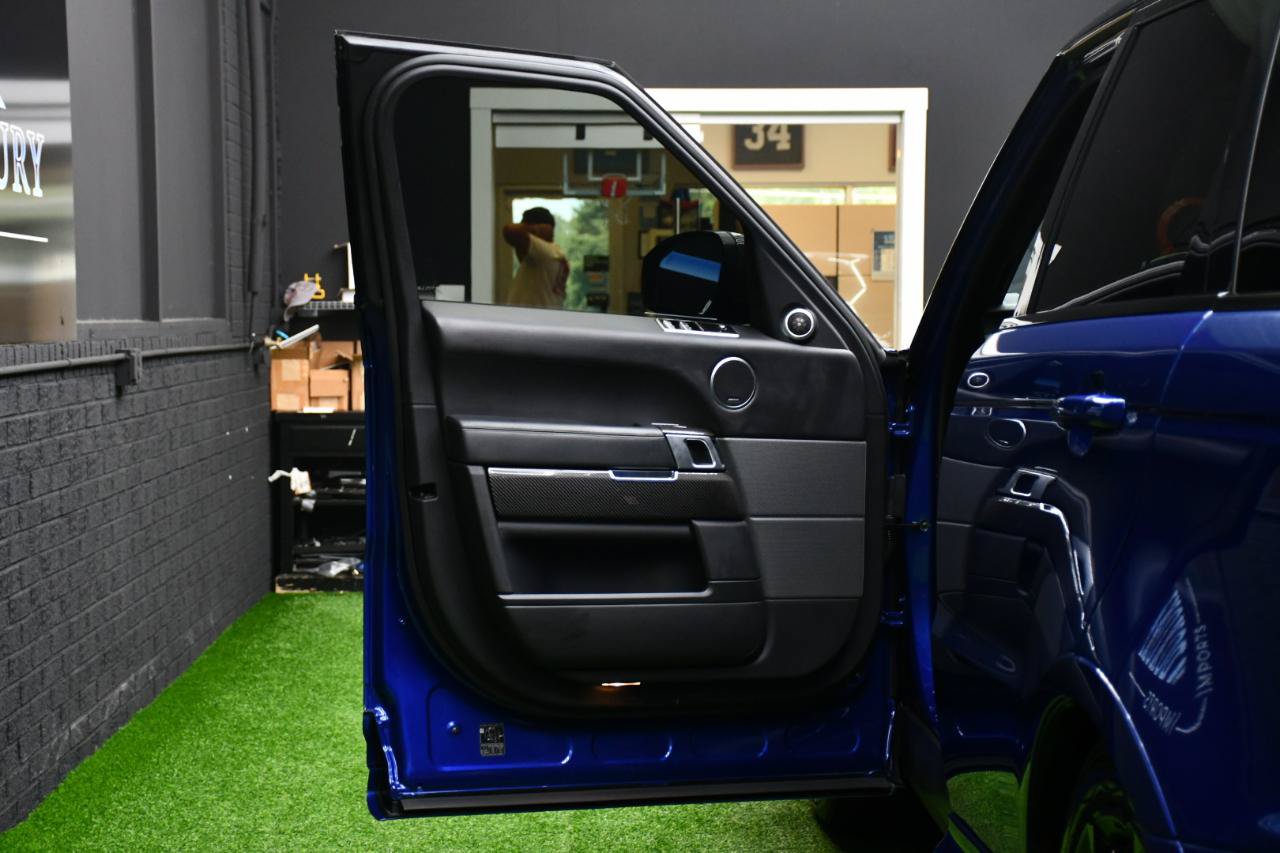 Used 2021 Land Rover Range Rover Sport SVR Carbon Edition AWD/4WD image 17