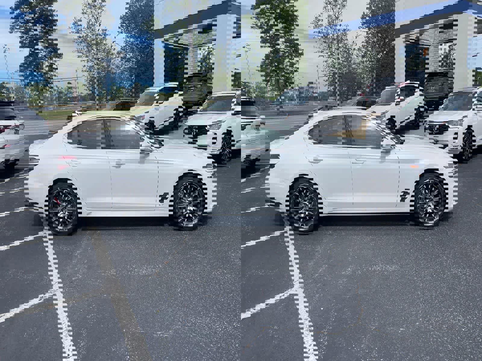 Used 2025 Genesis G70 2.5T image 6