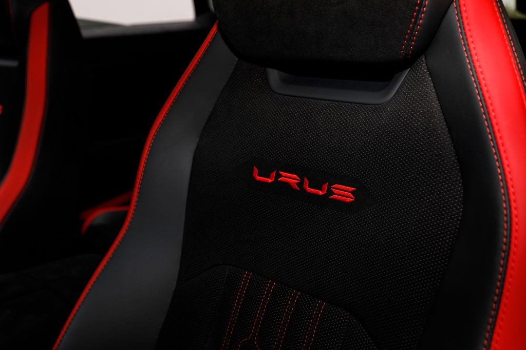Used 2024 Lamborghini Urus Performante image 32