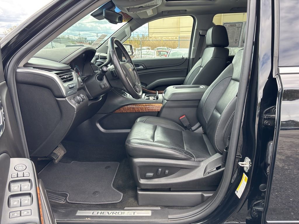 Used 2018 Chevrolet Suburban Premier AWD/4WD image 9