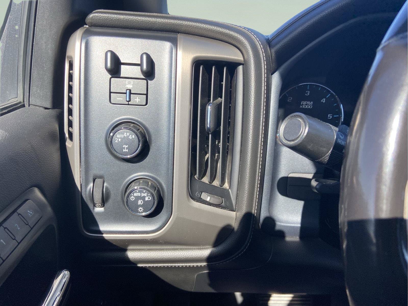 Used 2018 GMC Sierra 1500 Denali w/ Denali Ultimate Package AWD/4WD image 18