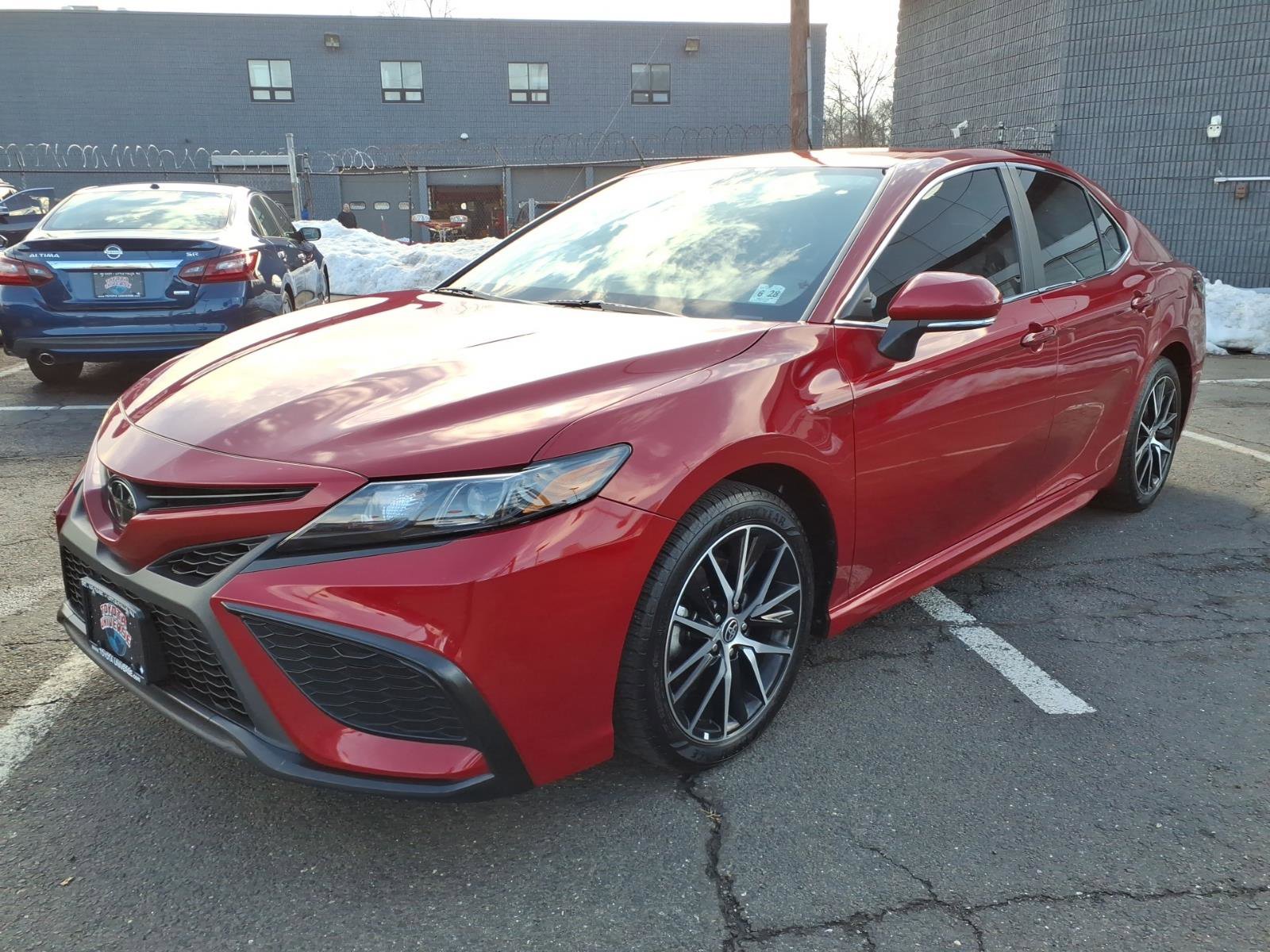 Certified 2023 Toyota Camry SE image 3