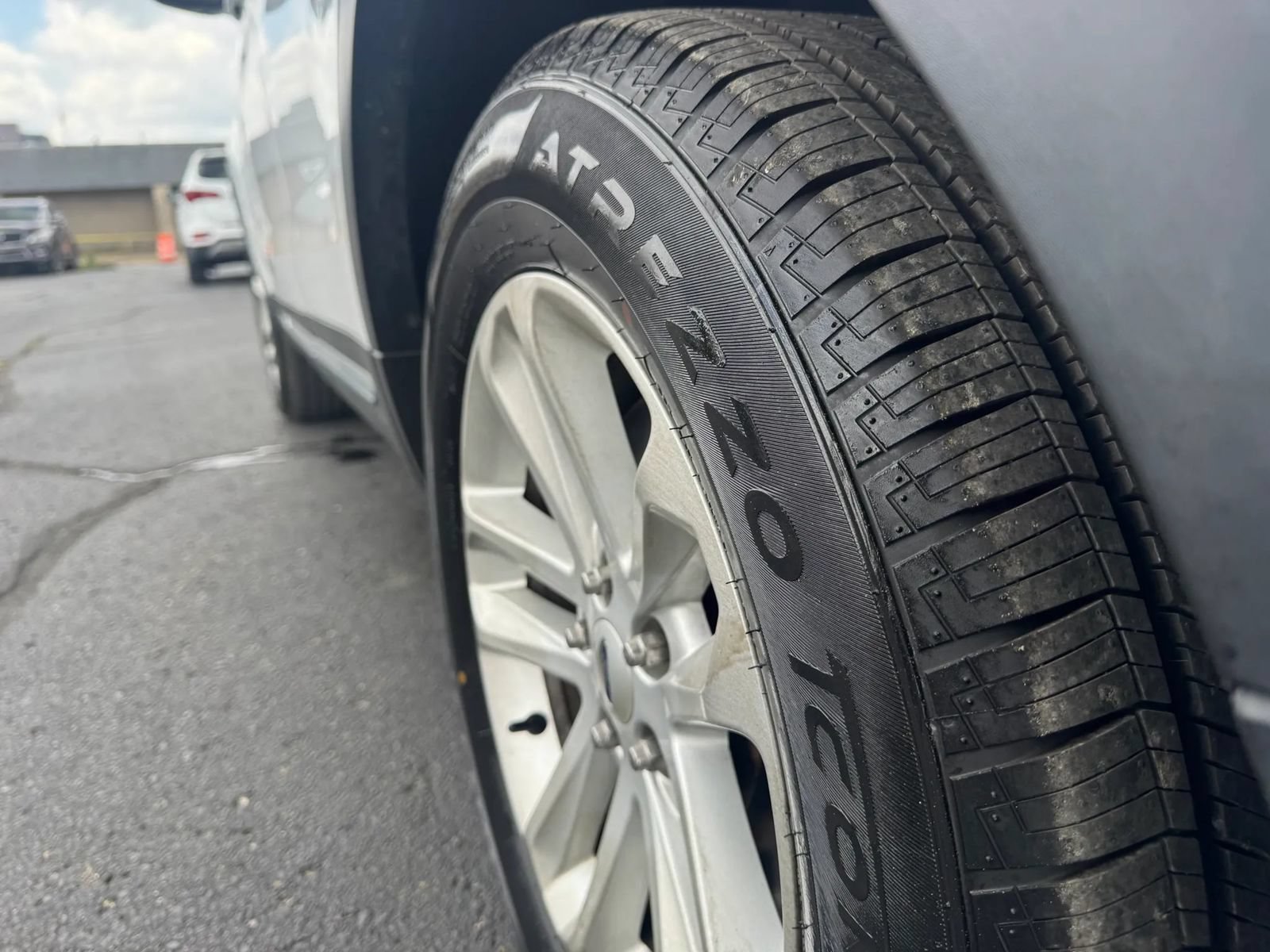Used 2016 Ford Explorer XLT FWD image 6