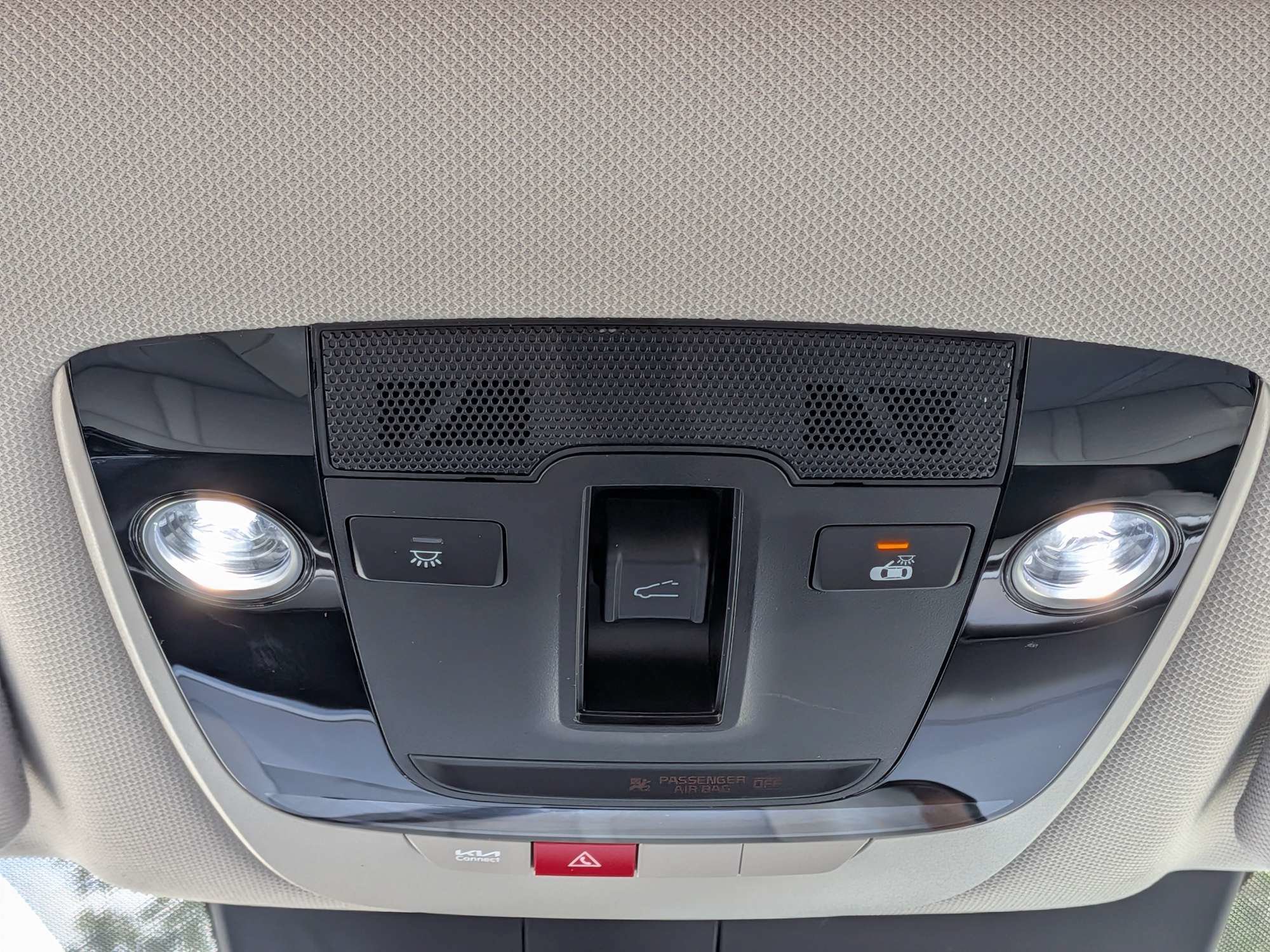 Certified 2025 Kia Sorento S w/ Panoramic Sunroof Package FWD image 24