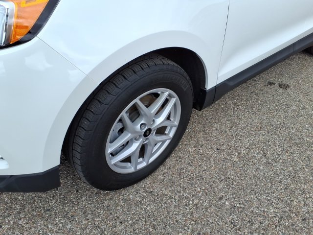 Certified 2024 Ford Edge SEL w/ Convenience Package AWD/4WD image 4