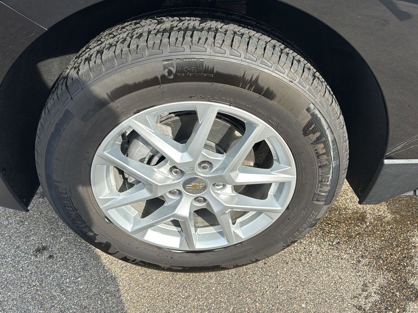 Used 2023 Chevrolet Equinox LT image 11