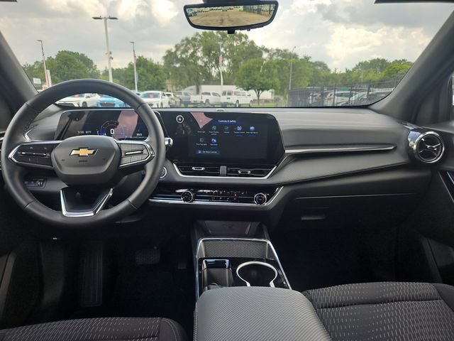 Used 2025 Chevrolet Equinox LT w/ Safety and Technology Package AWD/4WD image 13