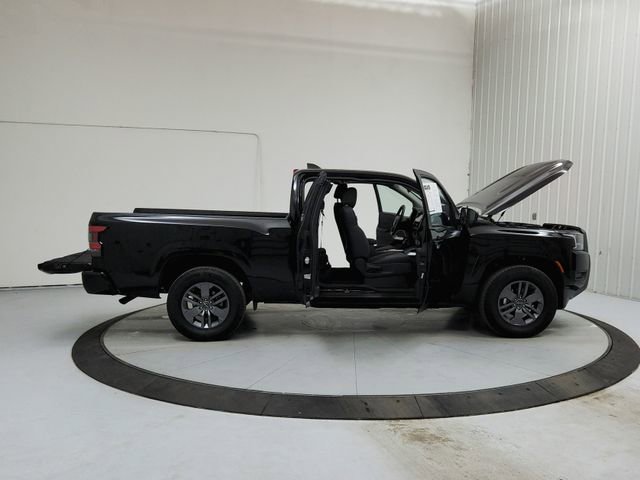 Used 2025 Nissan Frontier SV image 16