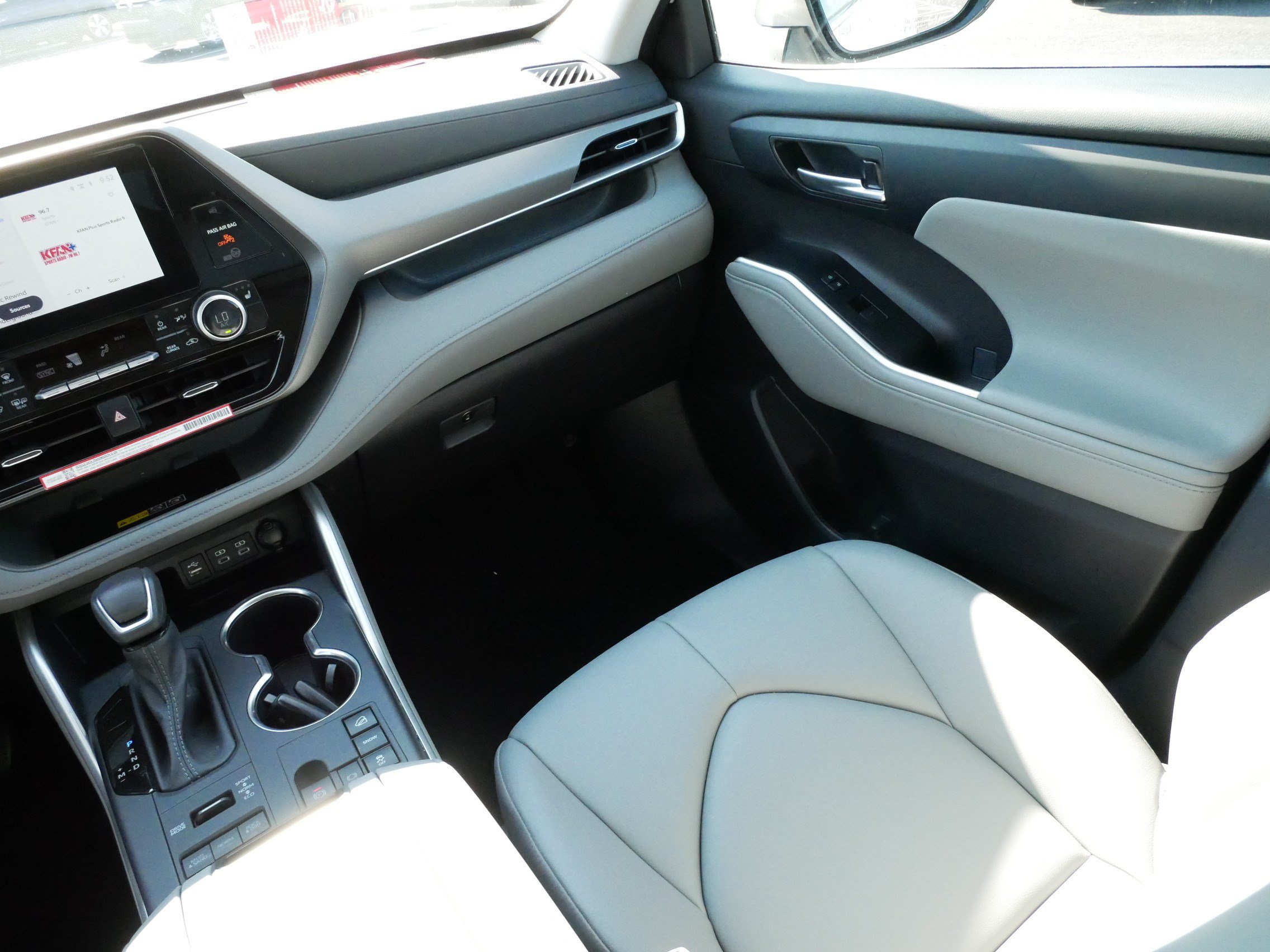 Certified 2026 Toyota Highlander XLE AWD/4WD image 11