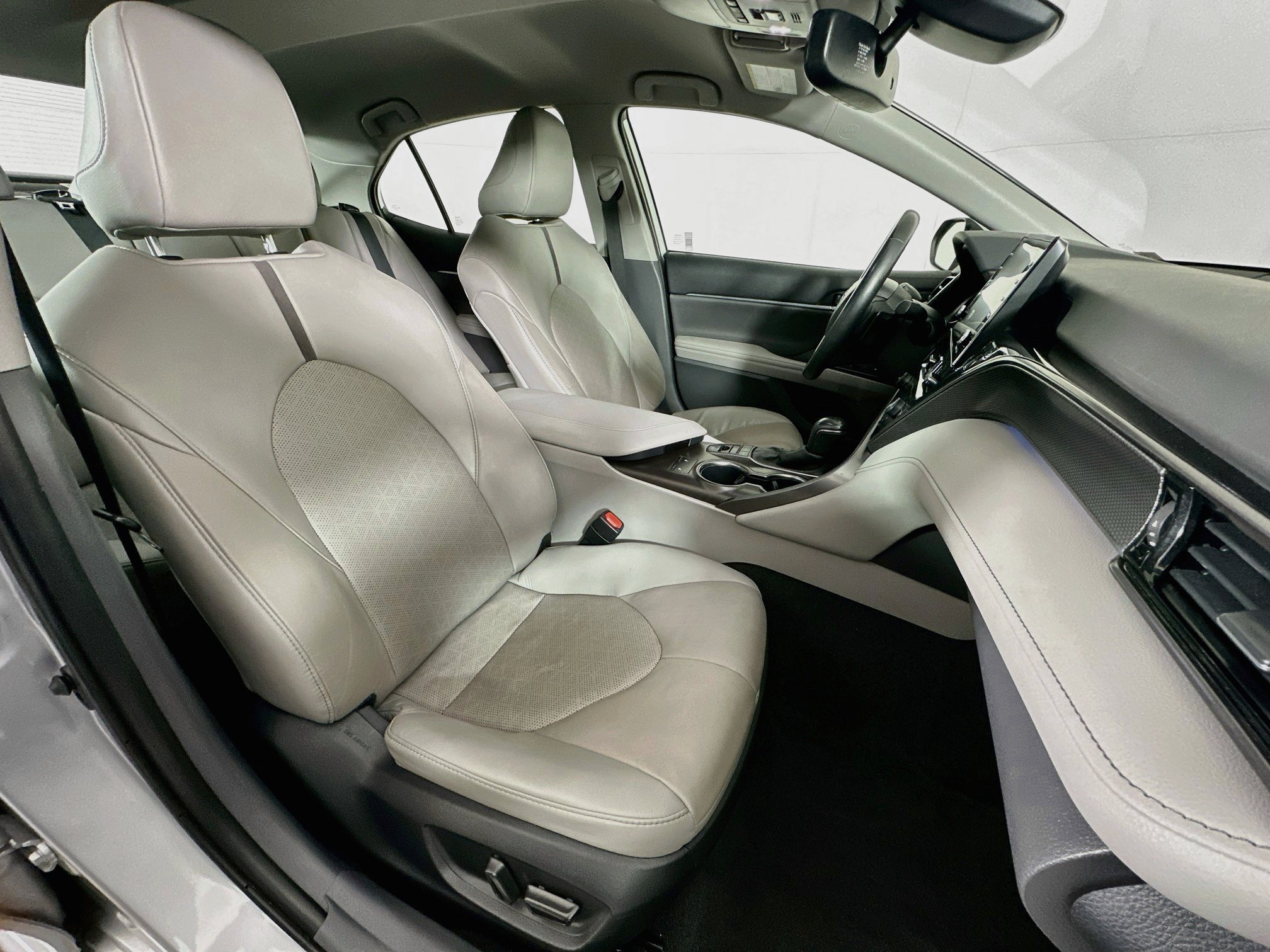 Used 2024 Toyota Camry XSE FWD image 29