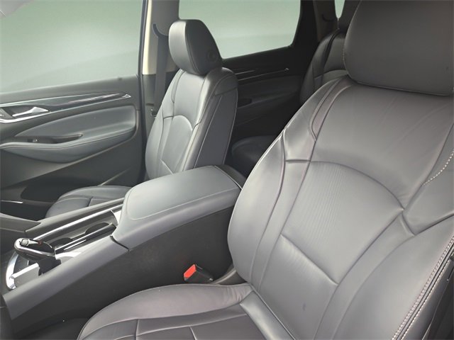 Used 2018 Buick Enclave Essence image 10