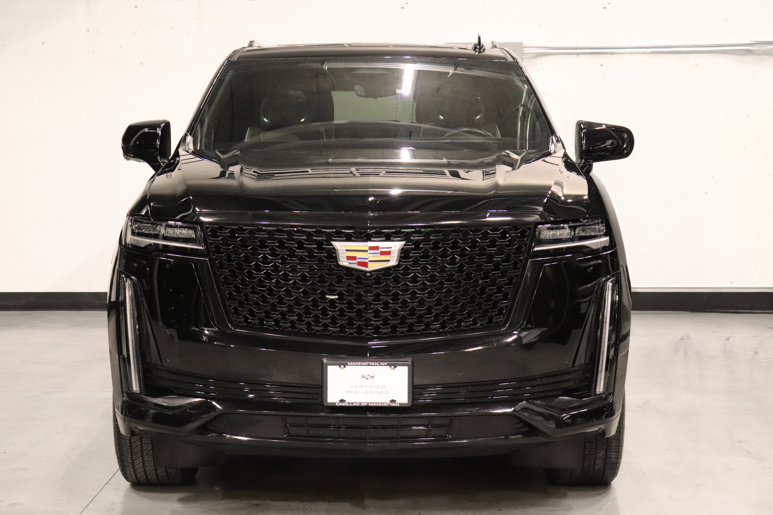 Used 2022 Cadillac Escalade Premium Luxury image 7