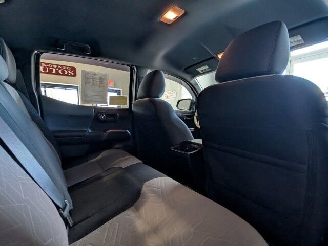Used 2023 Toyota Tacoma TRD Sport w/ Technology Package image 21
