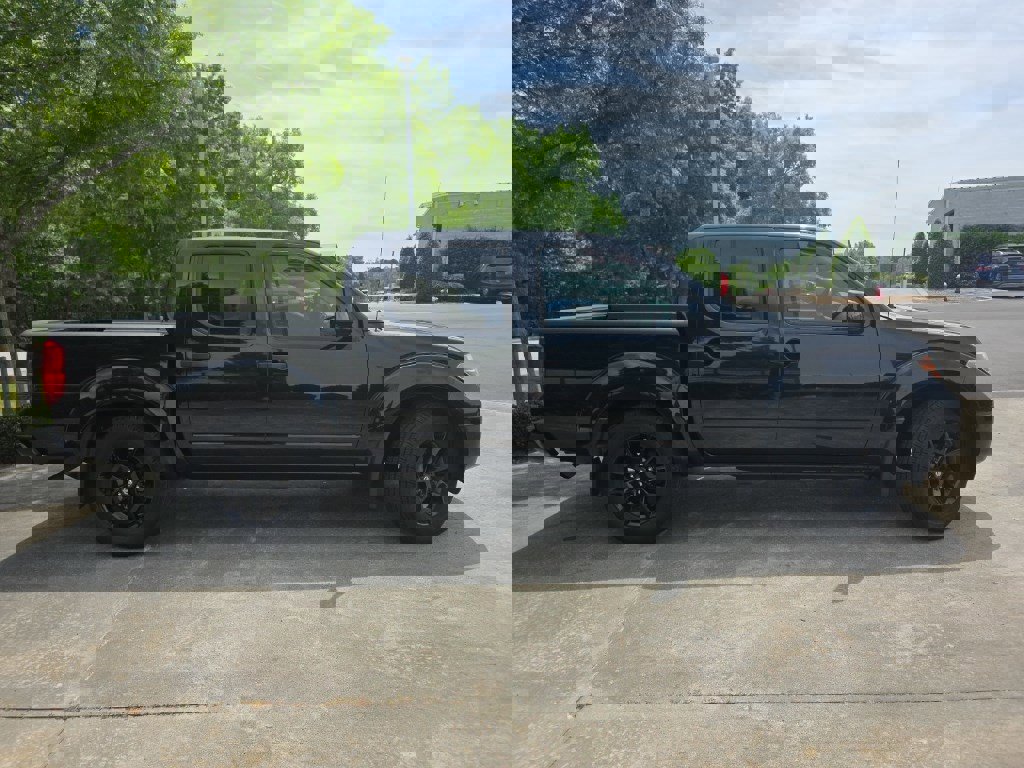 Used 2020 Nissan Frontier SV w/ Midnight Edition Floor Mats image 3