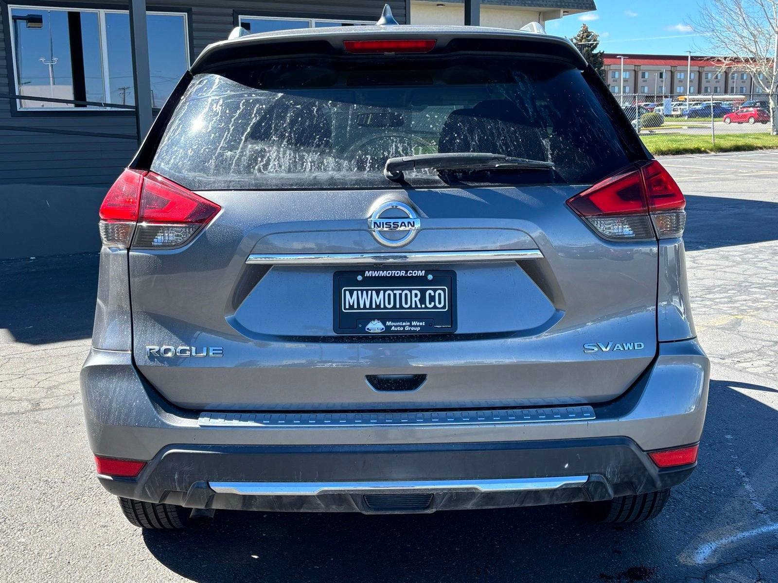 Used 2017 Nissan Rogue SV w/ SV Premium Package image 4