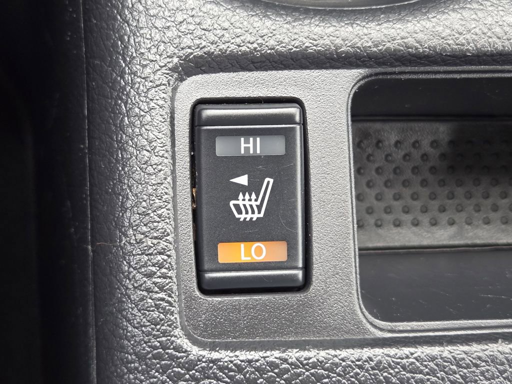 Used 2019 Nissan Rogue SV image 27