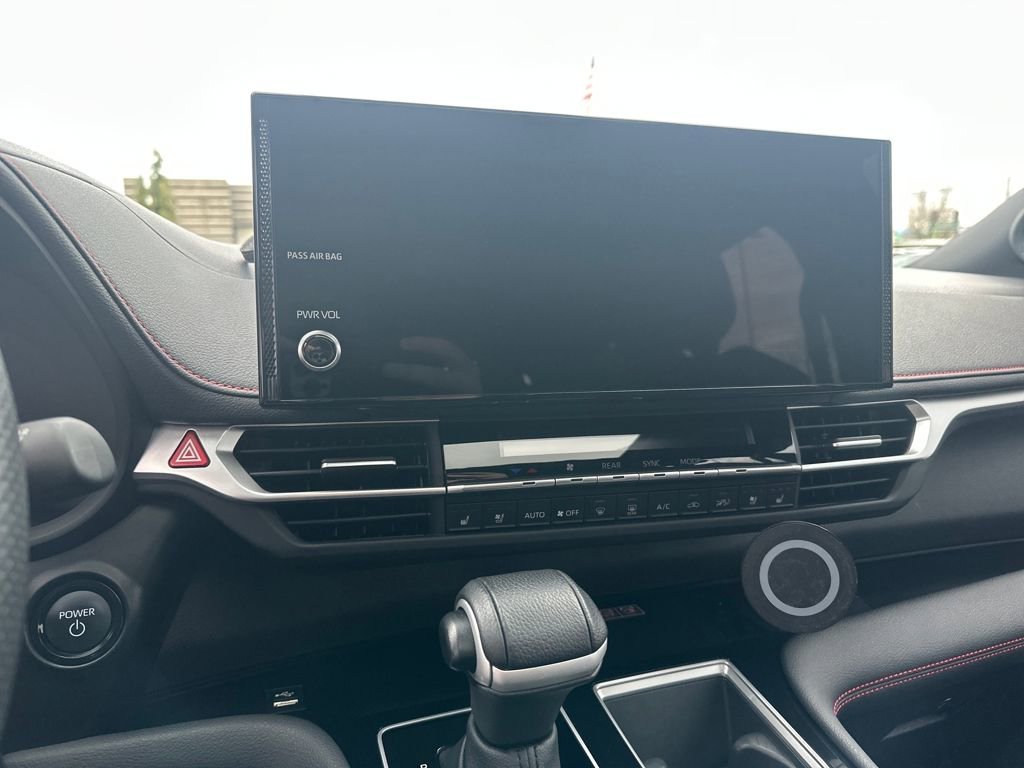 Used 2025 Toyota Sienna XSE w/ XSE Premium Package image 23