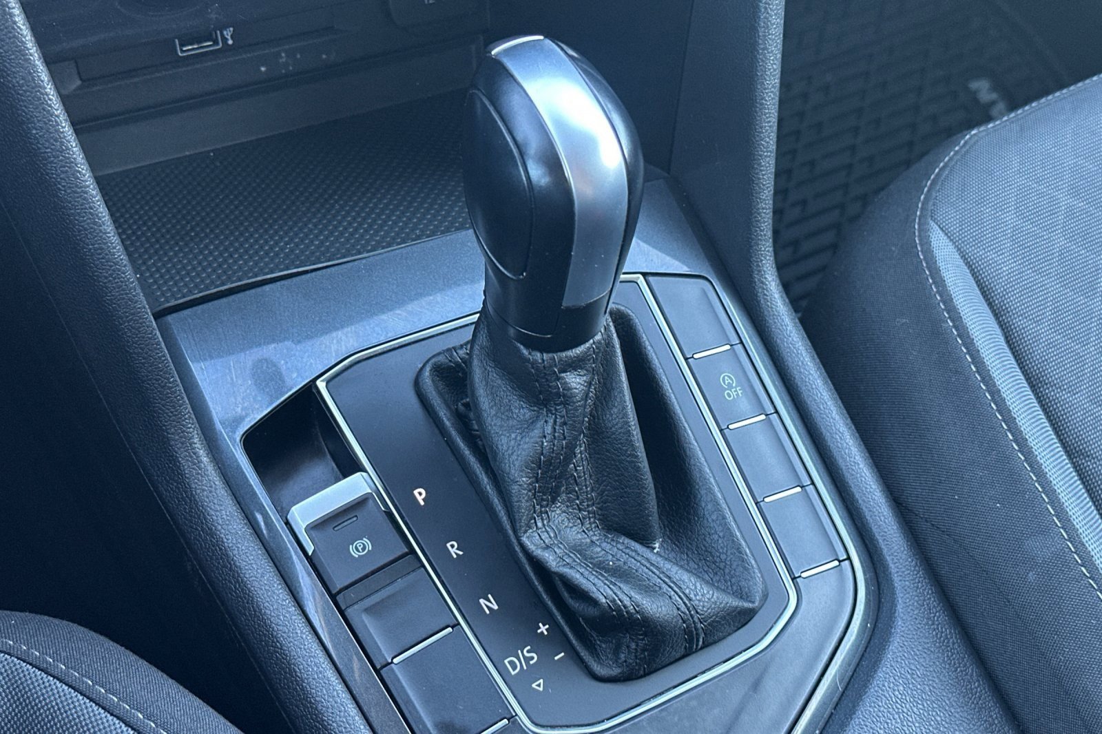 Used 2019 Volkswagen Tiguan S w/ Driver Assistance Package image 21