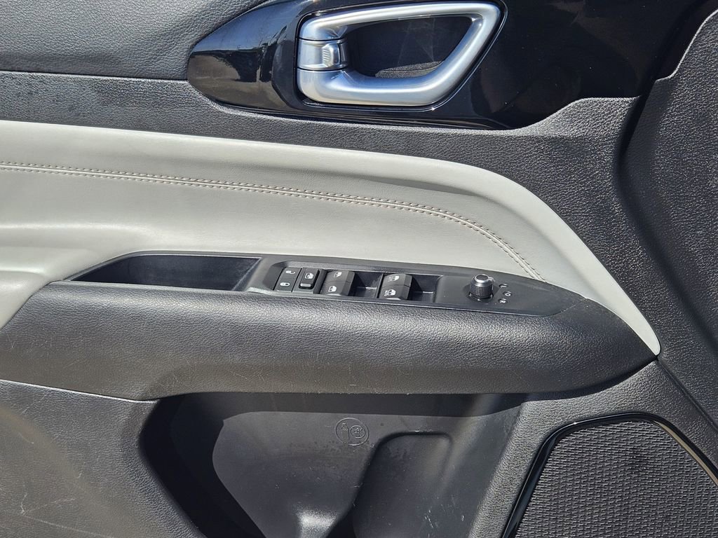 Used 2025 Jeep Compass Limited AWD/4WD image 28