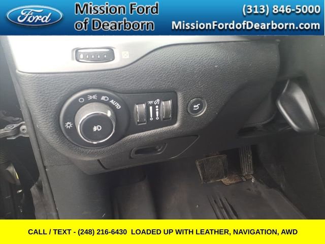Used 2018 Jeep Cherokee Overland AWD/4WD image 7