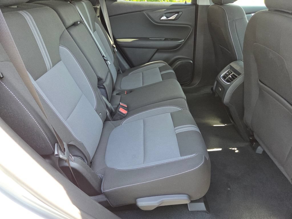 Used 2025 Chevrolet Blazer LT AWD/4WD image 18