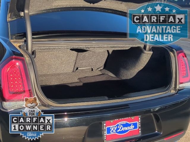 Used 2023 Chrysler 300 Touring w/ Sport Appearance Package image 18