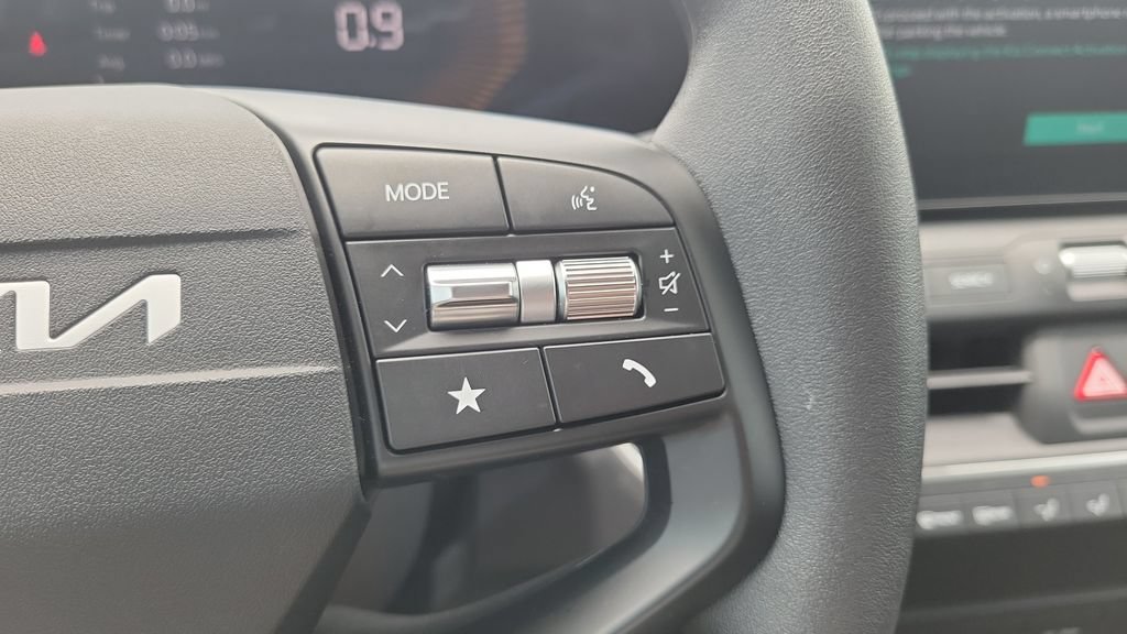 Used 2025 Kia K4 FWD image 40