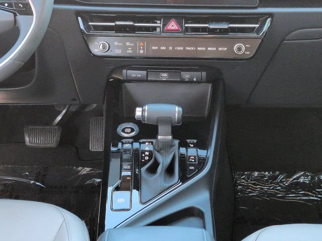 Used 2024 Kia Niro EX FWD image 18