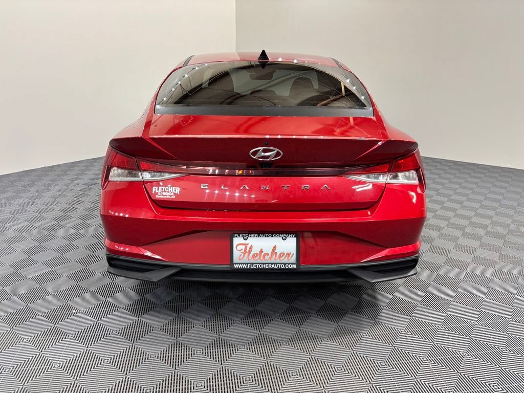 Used 2023 Hyundai Elantra SEL w/ Convenience Package FWD image 5