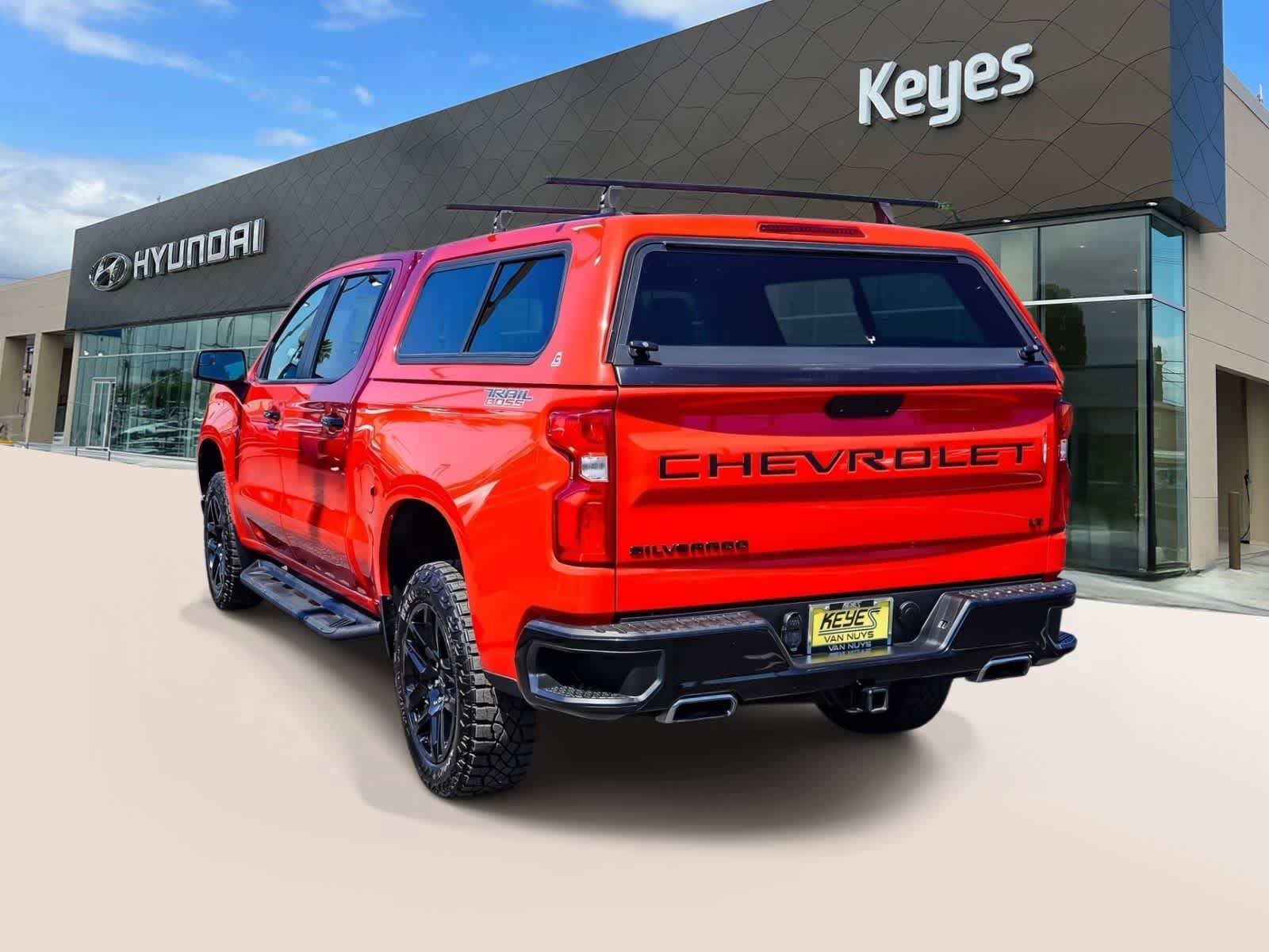 Used 2021 Chevrolet Silverado 1500 LT Trail Boss w/ Bed Protection Package AWD/4WD image 7