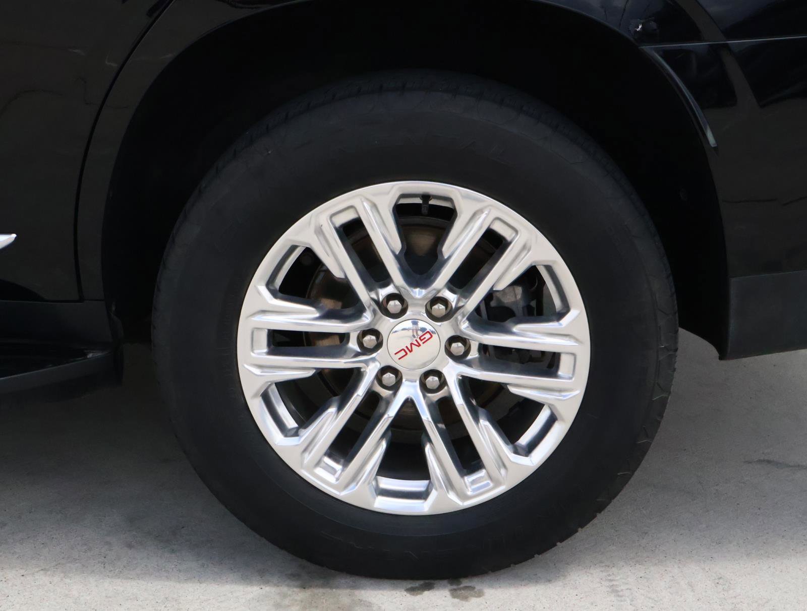 Used 2023 GMC Yukon SLT w/ SLT Luxury Package RWD image 8