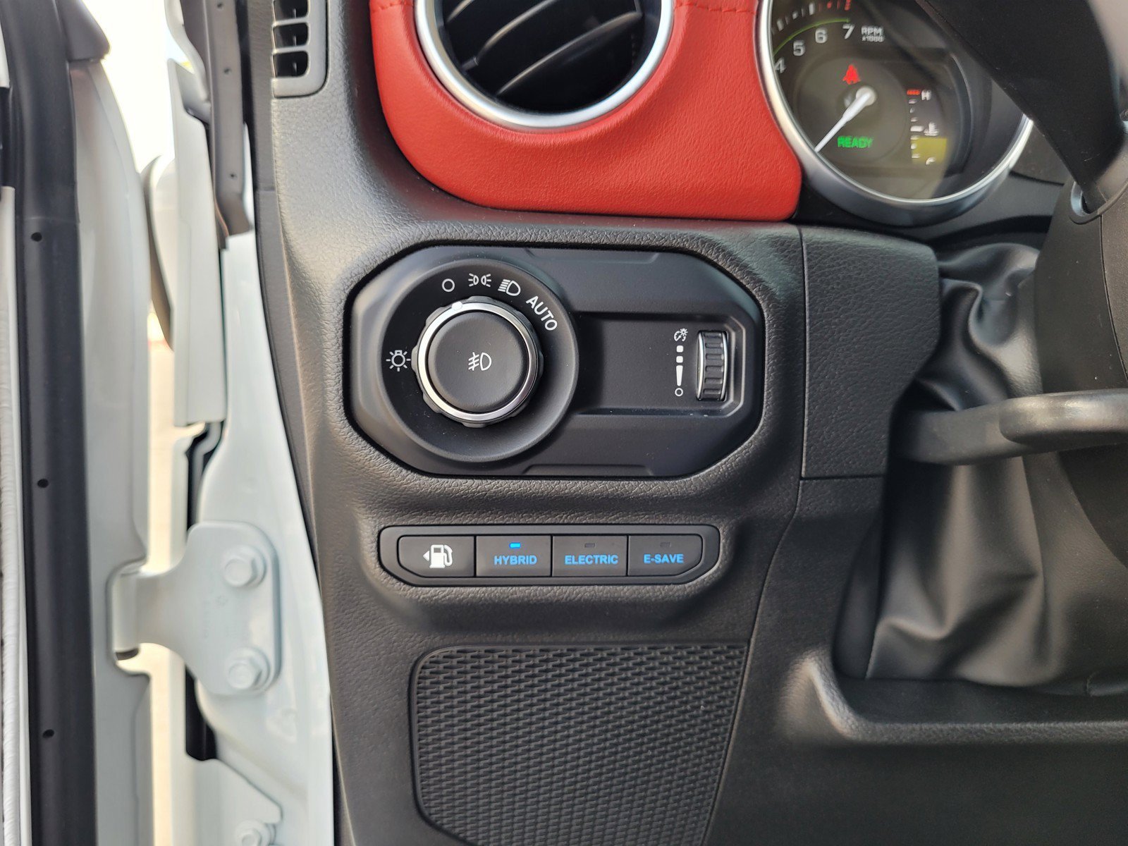 Used 2023 Jeep Wrangler Unlimited Rubicon 4xe AWD/4WD image 24