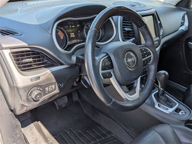 Used 2018 Jeep Cherokee Overland image 11
