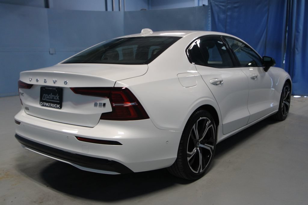 Used 2024 Volvo S60 B5 Plus AWD/4WD image 28