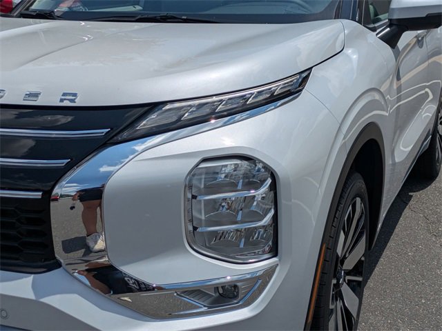 New 2025 Mitsubishi Outlander SEL image 9
